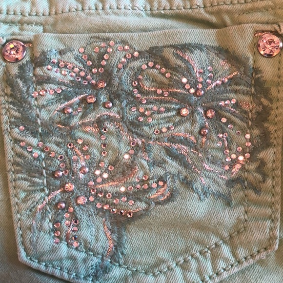 Miss me poinsettia design - Picture 4 of 7